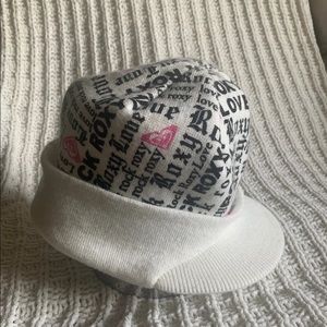 Roxy beanie with front bill